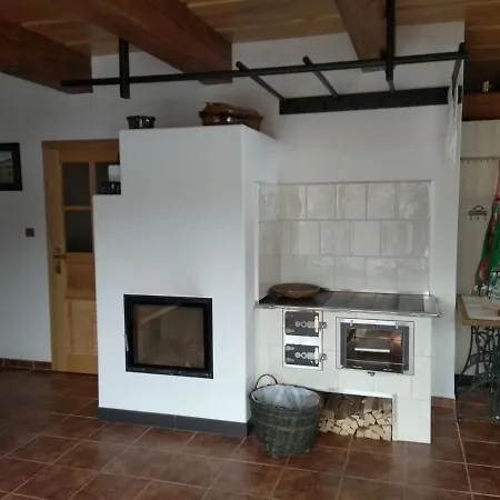 Roubenka U Kmotry Lodge *